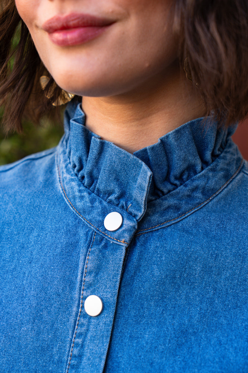 Combishort femme Meryl en denim bleu, manches courtes esprit estival - It Hippie