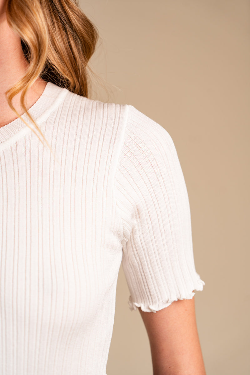 T-shirt Nina femme blanc, col rond et finitions ondulées - It Hippie