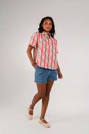 Blouse Suzanne femme en coton rouge à col montant volanté - It Hippie