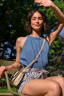 Top Céline femme sans manches en coton bleu, col montant à nouer - It Hippie