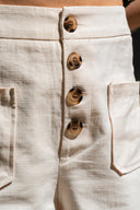 Short Léon femme en coton écru, poches plaquées - It Hippie