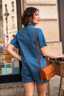 Combishort Meryl femme en denim bleu, col chemise classique - It Hippie