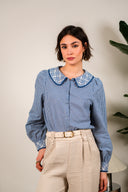 Pantalon Noé de la marque IT HIPPIE, tissu léger et coupe décontractée, vue de face sur fond neutre.