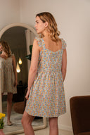 Robe Lola de la marque IT HIPPIE, vêtement fluide avec motifs colorés, portée longue et élégante, vue de face.
