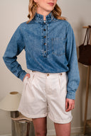 Short pour femme IT HIPPIE Nino en coton léger, couleur neutre, avec couture visible et coupe décontractée.