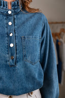 Blouse Anna de la marque IT HIPPIE, en tissu léger avec manches longues et détails de style bohème.
