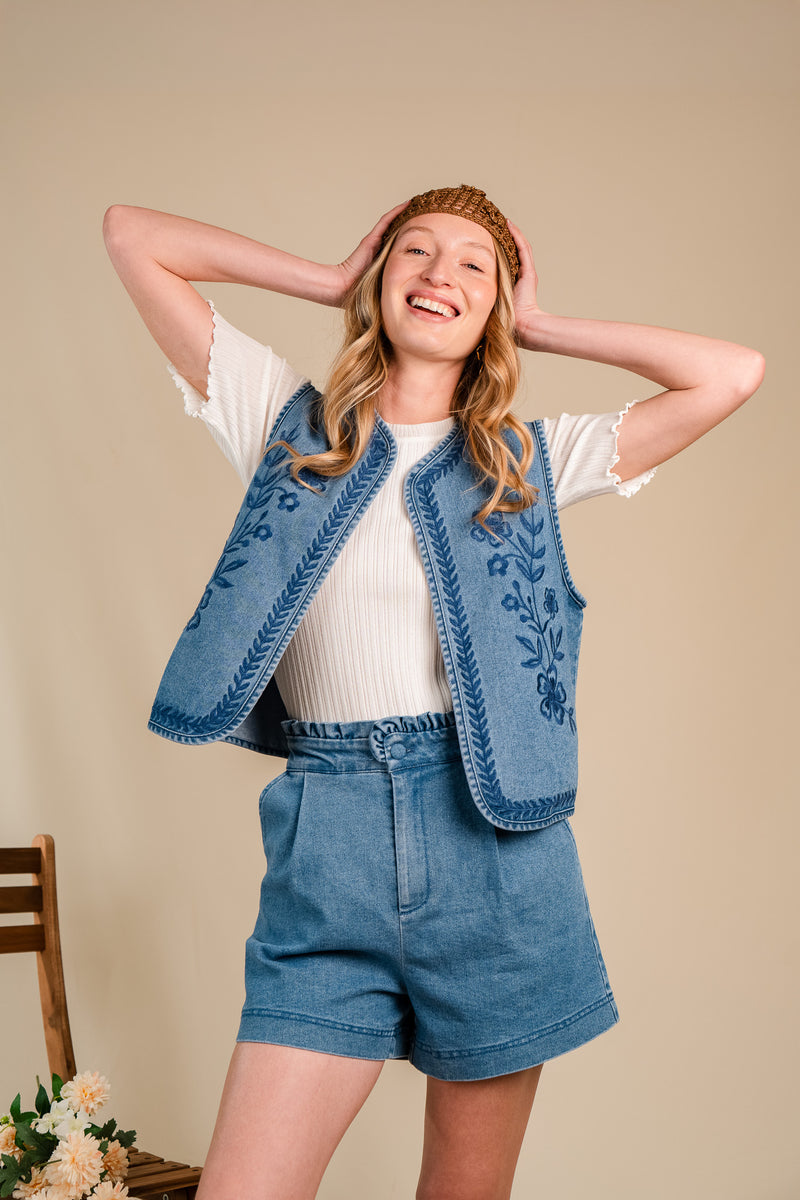 Gilet sans manches Anaé femme en denim bleu, coupe droite bohème - It Hippie