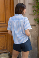 Chemise Mona femme en coton bleu ciel et écru, patte de boutonnage devant - It Hippie