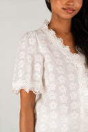 Blouse Maya femme en voile de coton écru brodé de fleurs - It Hippie
